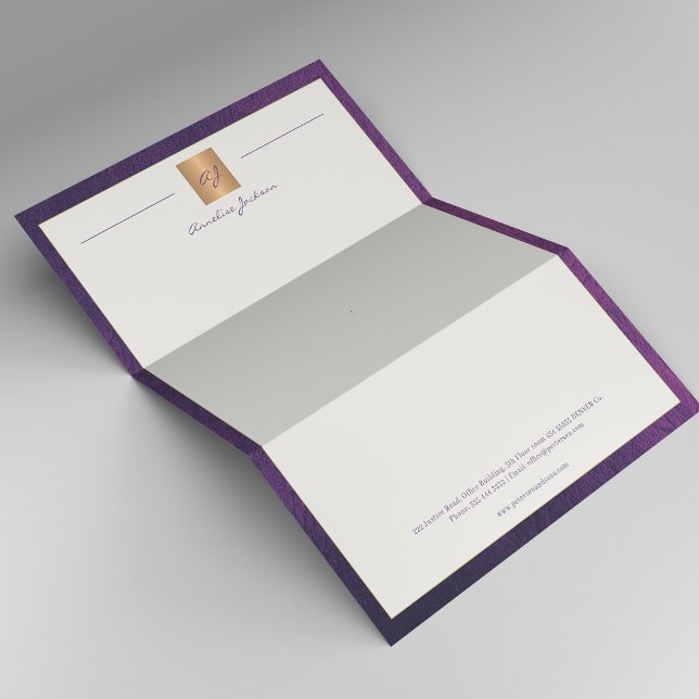 Monogramverksamhet avseende lyxläder lila ram guld brevhuvud (Skapare uppladdad)
