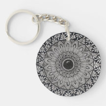 monokrom mandala-konst på akrylnyckelring