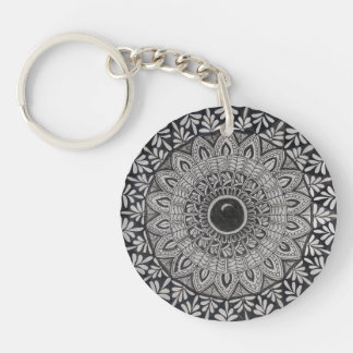 monokrom mandala-konst på akrylnyckelring