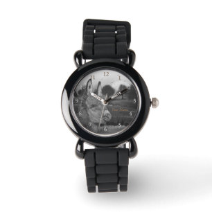 monokrom scenisk verklighetstrogen bild av söt å armbandsur