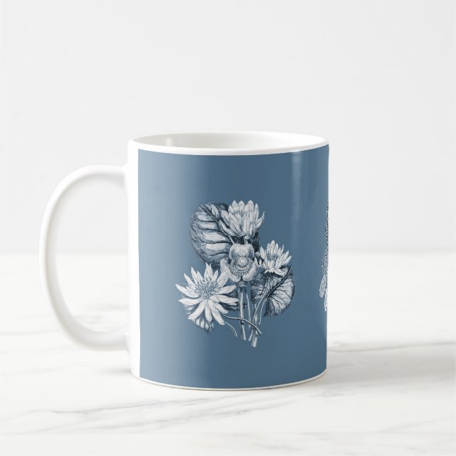 Monokroma blommor i blått kaffemugg (Vänster)