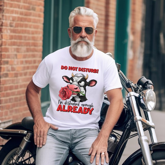Monokroma kor med Röd ros T Shirt (Skapare uppladdad)