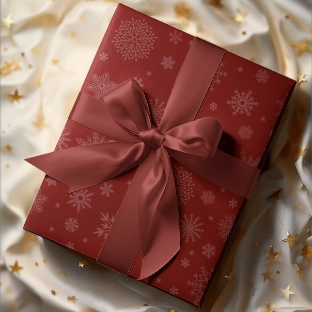 Monotone Winter Snowflake Crimson Red Presentpapper (Skapare uppladdad)