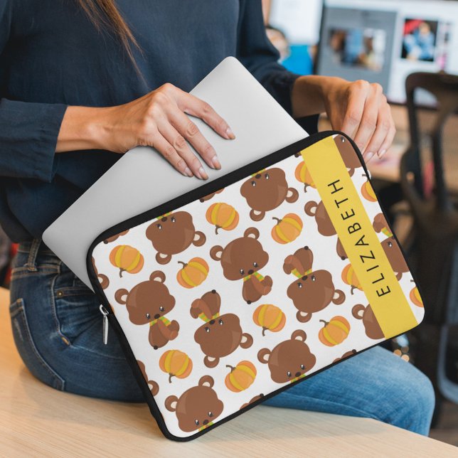 Mönster av päron, kuddar, pumpa, ditt namn laptop fodral (Skapare uppladdad)