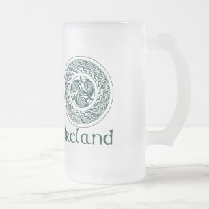 Mönster för CelticKnotwork irländskt medaljong  Frostat Ölglas