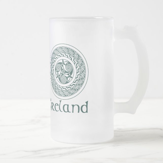 Mönster för CelticKnotwork irländskt medaljong i Frostat Ölglas (Höger)