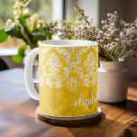 Mönster för skugga av gult med Anpassningsbar Kaffemugg<br><div class="desc">En vintage mönster med trendig som är utformad med färg och elegans i juvelton. Objekt är enklare att anpassa när du ersätter all text och alla foton först. Om teckningen fortfarande behöver justeras klickar du på knappen Anpassa den här. Detta kommer att föra dig till ett designområde där du kan...</div>