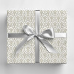 Mönster för Tan- och White Vintage Damask Presentpapper<br><div class="desc">Tan- och White Vintage Damask Pattern Wrapping Papper. Perfekt för att sätta den avslutande beröringen på dina gåvor och det är underbart för födelsedagar,  jul,  årsdagar eller bröllop! Snyggt Trendig Modern Gift Wrapping Papper Design Mönster av utskrivbar Söt.</div>