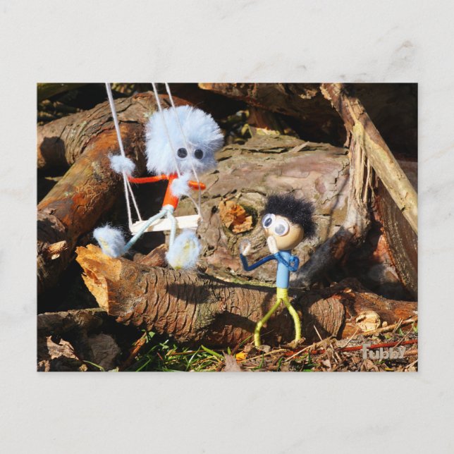 Monster Fubby op schommel. Vykort (Framsida)