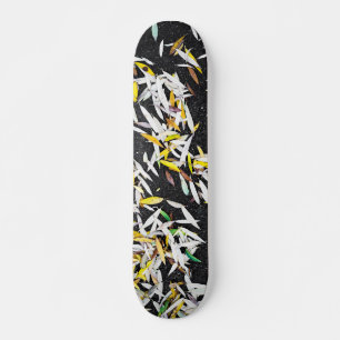 Mönster i fallande löv på svart mini skateboard bräda 18,5 cm