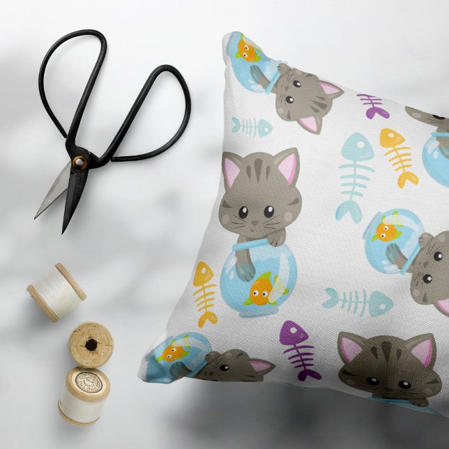 Mönster, katter, gräddkatter, kattungar, fisk prydnadskudde (Skapare uppladdad)