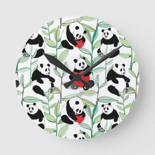 mönster med älskvärda pandas med hjärtor rund klocka