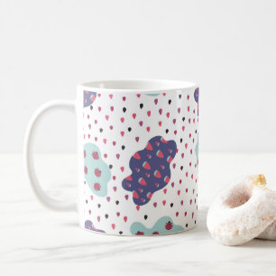 mönster med moln, ladybuggar och bär kaffemugg