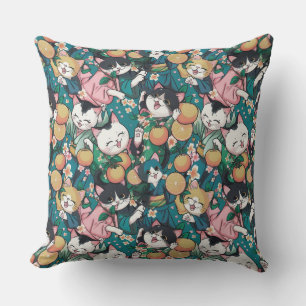 Mönster med söta dansande katter i kimonos, tanger kudde