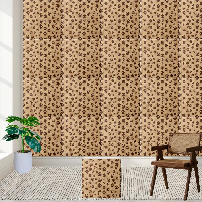 Mönster-plattan för tunn varm brun pärm kakelplatta (Tiny Warm Brown Paw Print Pattern Tile)