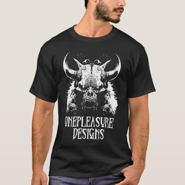 Monster Taurus Creepy Zombie Horror T Shirt (Framsida)