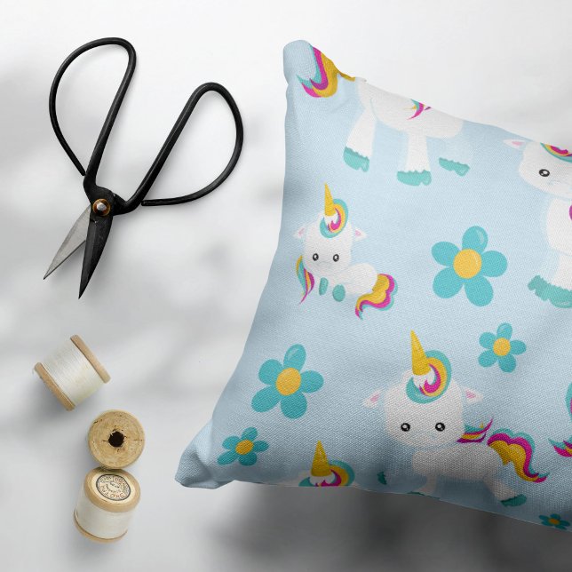 Mönster till Unicorns, Cute Unicorns, Flowers Prydnadskudde (Skapare uppladdad)