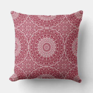 Mönsterdesign med karmosinröd mandala kudde
