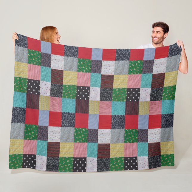 mönstrad kvadrat med färgstarka vintagar fleecefilt (På plats)