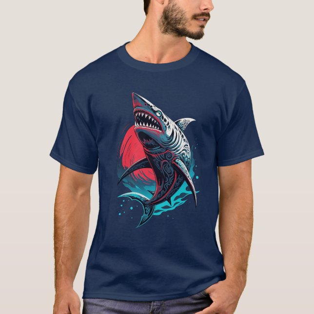 Mönstrad Vild Shark T Shirt (Framsida)