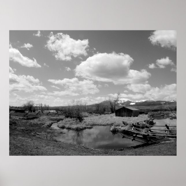 Montana Farm in Black & White Poster (Framsidan)