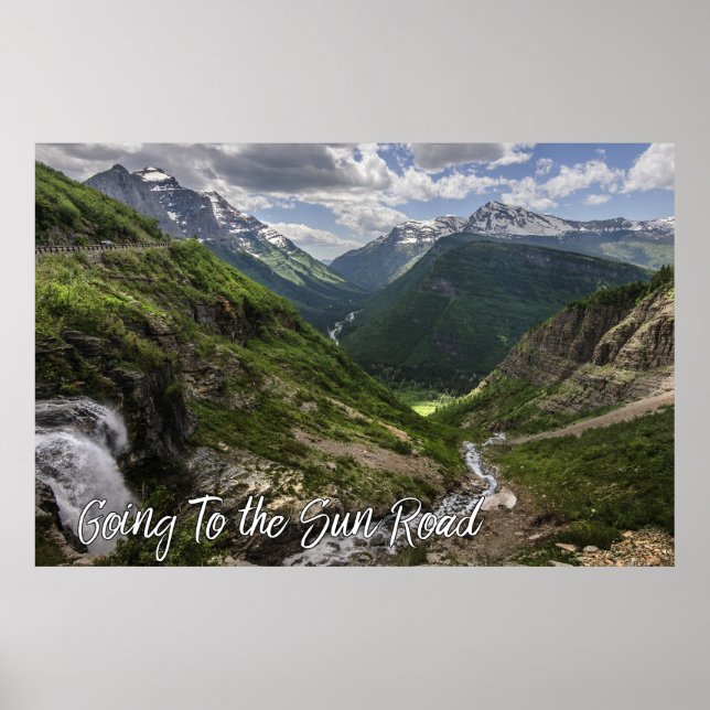 Montana går till de sceniska motorvägsbergen i Sol Poster (Framsidan)