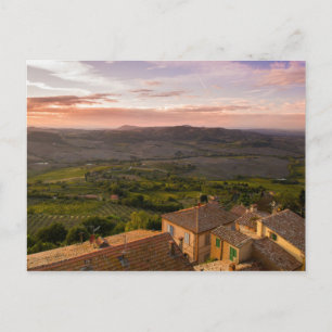 Montepulciano-Italien Landskap, vingårdar och hem Vykort
