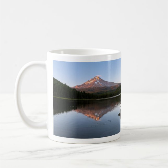 Montera Huva reflekterad i trillium Sjö Photo Kaffemugg (Vänster)