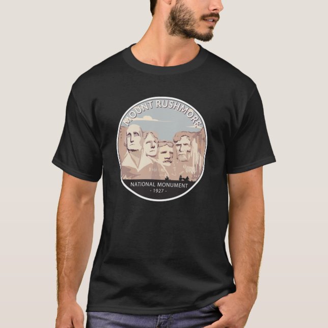 Montera Rushmore National Monument Retro Circle T Shirt (Framsida)