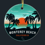 Monterey Beach California Retro Sunset Souvenirs Julgransprydnad Keramik<br><div class="desc">Monterey California. Den här återdesignen ger en underbar jul- eller födelsedagspresent till fläkt av St Monterey Beach. Retro-sommarbesöksmönstret är en perfekt gåva till älskare och tropiska destinationer fläkt.</div>