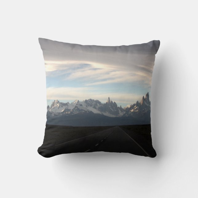 Monteringen Fitz Roy och Andes spänner Kudde (Framsida)