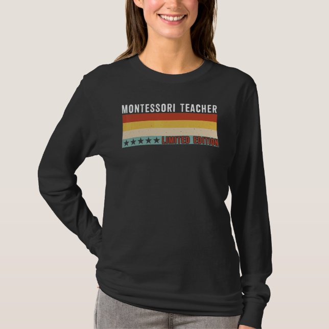Montessori Teacher Job Title Profession Worker App T Shirt (Framsida)