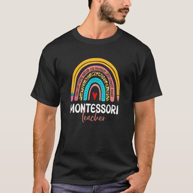 Montessori Teacher Leopard Rainbow Back to school T Shirt (Framsida)