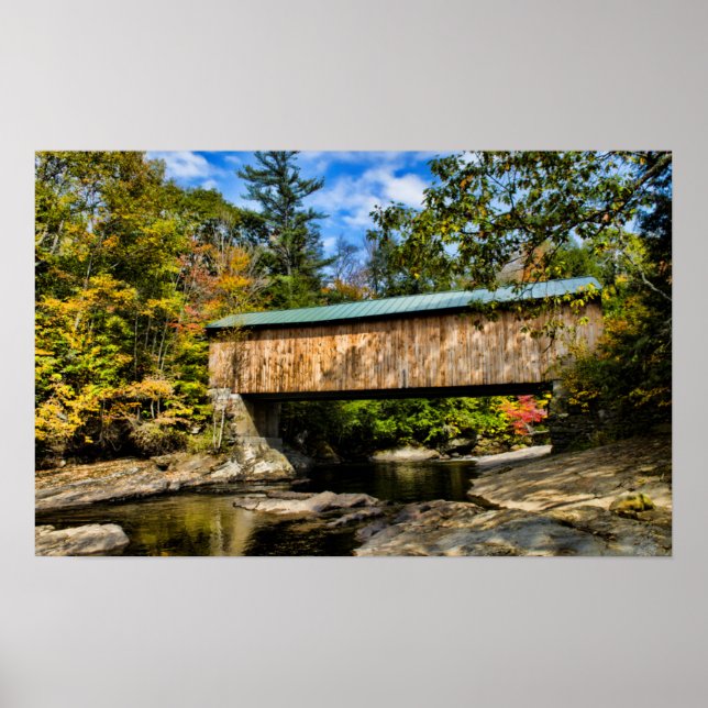 Montgomery Covered Bridge med höstlövverk Poster (Framsidan)