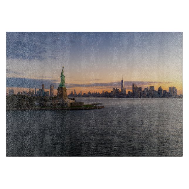 Monument | FRIHETSGUDINNAN NYC (Framsidan)
