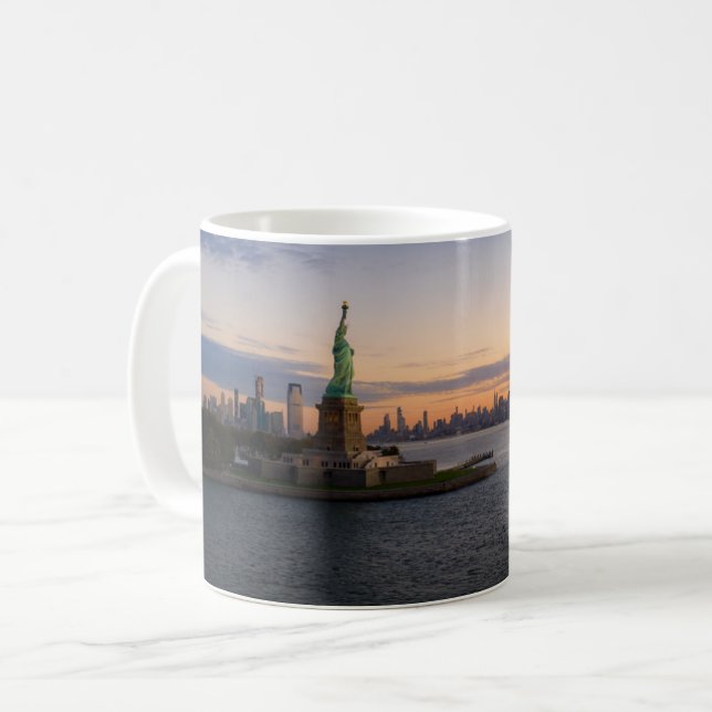 Monument | FRIHETSGUDINNAN NYC Kaffemugg (Framsida vänster)