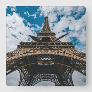 Monument Tittar upp i Eiffel Torn Fyrkantig Klocka