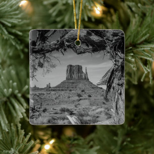 Monument Valley Black and White Julgransprydnad Keramik