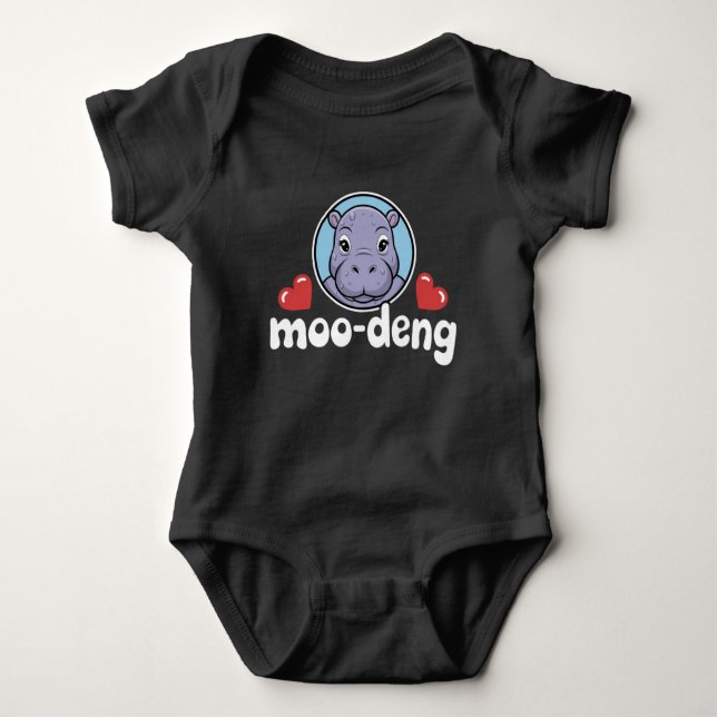Moo Deng Bouncy Gris i Thai Bild Baby Hippo T Shirt (Framsida)