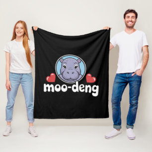 Moo Deng Studsugga gris i thailändsk bild Babyflod Fleecefilt