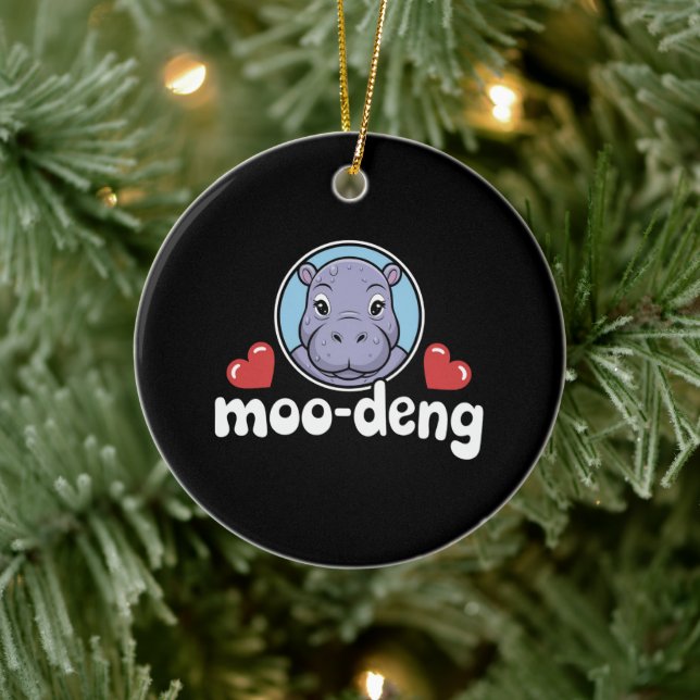 Moo Deng Studsugga i thai-bild Babyflodhäst Julgransprydnad Keramik (Träd)