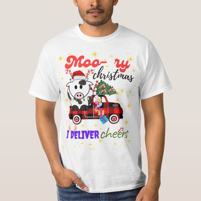 Moo-ry Christmas Cow in Plaid Truck Holiday design T Shirt (Framsida)