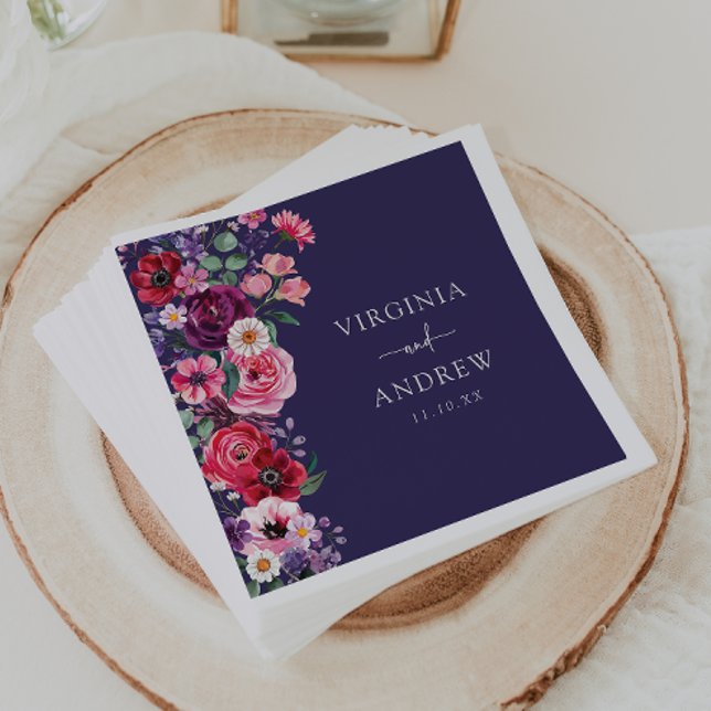 Moodigt Blommigt Bröllop Pappersservett (Moody Navy Blue Floral Wedding Napkins by Painted Paperie
)