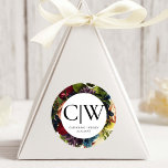 Moody Blommigt Burgundy Bröllop Monogram Runt Klistermärke<br><div class="desc">Moody Burgundy Blommigt Bröllop Collection, är en fängslande fusion av djupa riker. Med alternativ i marinblått, emerald och gotskt svart variant är den här samlingen en matchning mellan perfekter för alla juveltoner i bröllop. Från att ha inbjudits till samordnade skrivprogram tar våra konstruktioner till sig själva kärnan i romantik och...</div>