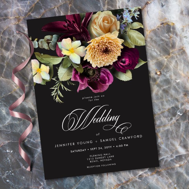 Moody Dark Floral Black Burgundy Romantic Wedding Inbjudningar (Moody Dark Floral Black Burgundy Romantic Wedding Invitation)