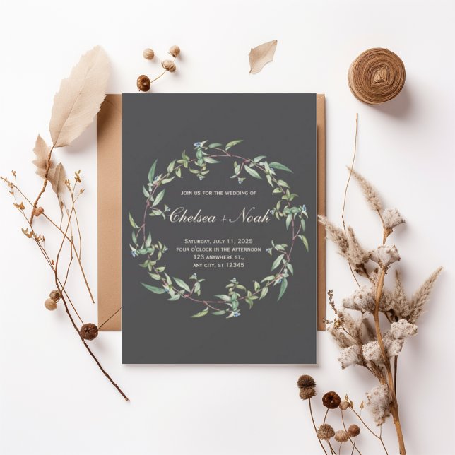 Moody Greenery Wreath Wedding Invitation Inbjudningar (Skapare uppladdad)