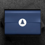 Moody Merry Christmas | Classy Dark Navy Blue Tree Runt Klistermärke<br><div class="desc">Det här är säsongen att dekorera och underhålla! Modern, mörken och den moody abstrakten helgdag träd och handskriven "God jul" i en rik, luxpalett. Den här eleganten har en nyktert Julgran med ett nyktert friskskiktstänk som har förbättrats med faux metallic glitter. För andra färg eller matchande produkter, kontakta designer Fharryn...</div>