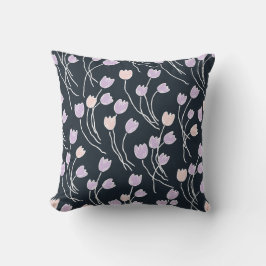 Moody Midnight Garden Navy & Lilac Floral Kudde