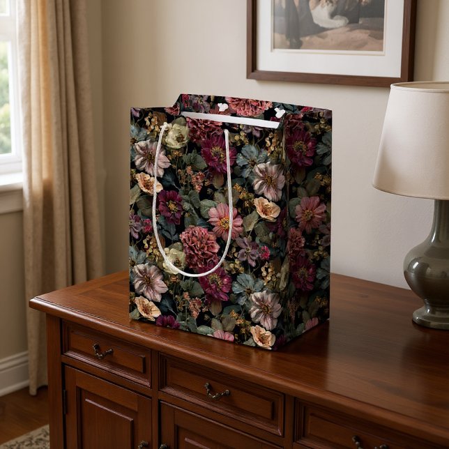 Moody Mörk Rosa och Grönt av Blommigt  (Skapare uppladdad)