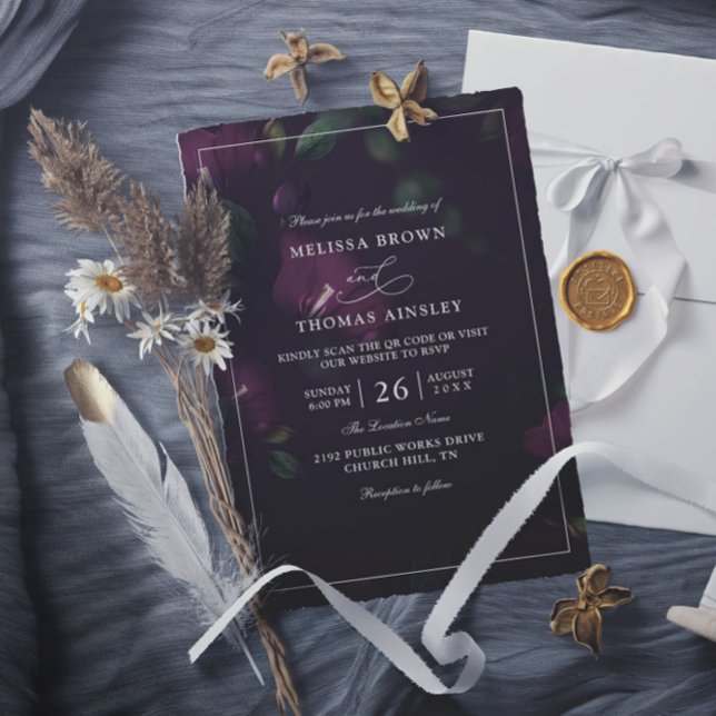 Moody Purple Blooms Budget QR Code Wedding Inbjudningar (Skapare uppladdad)